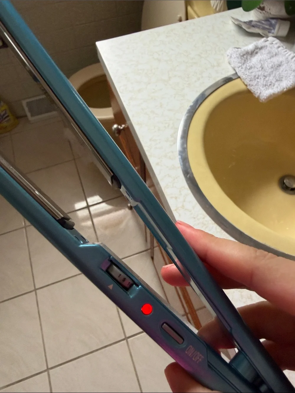 BaBylissPRO hair straightener